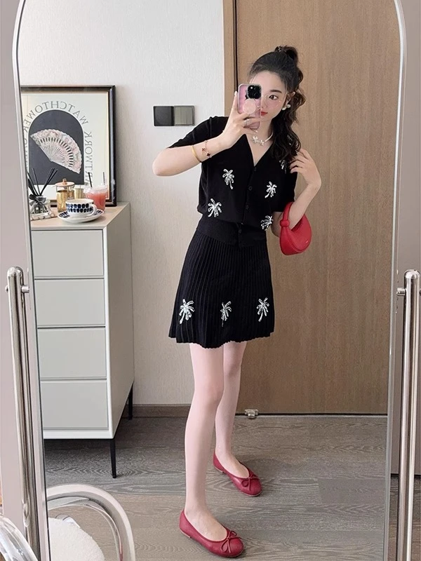 2025超火夏季一整套气质小香风烟花亮片v领针织上衣半身裙套装女