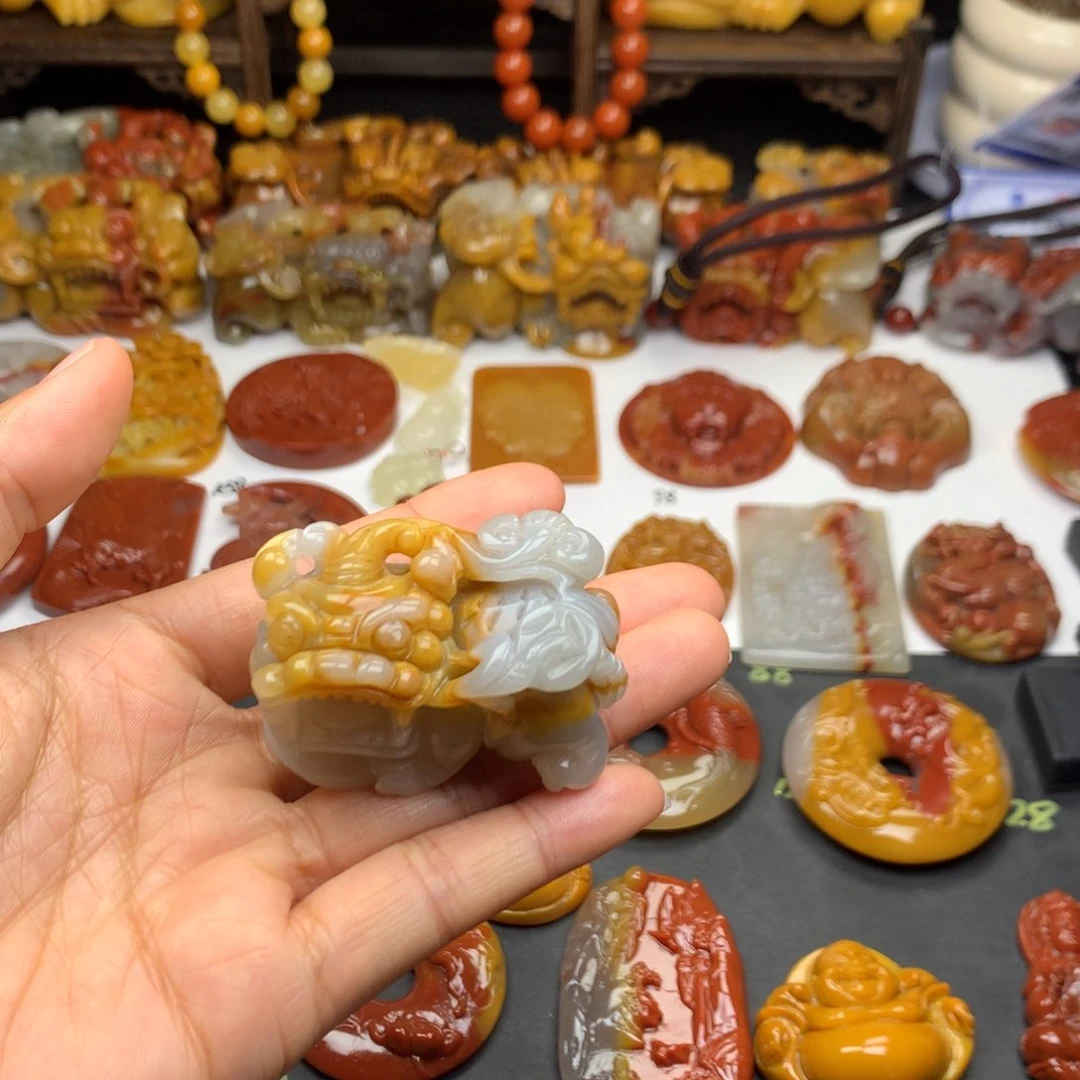 石英质玉（黄龙玉）挂件未镶嵌