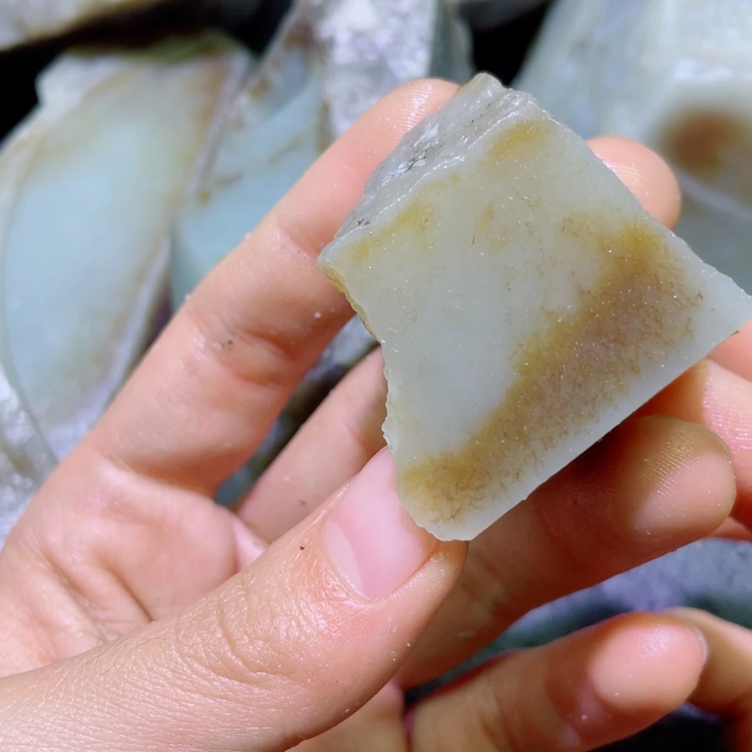 和田玉未镶嵌珠宝半成品