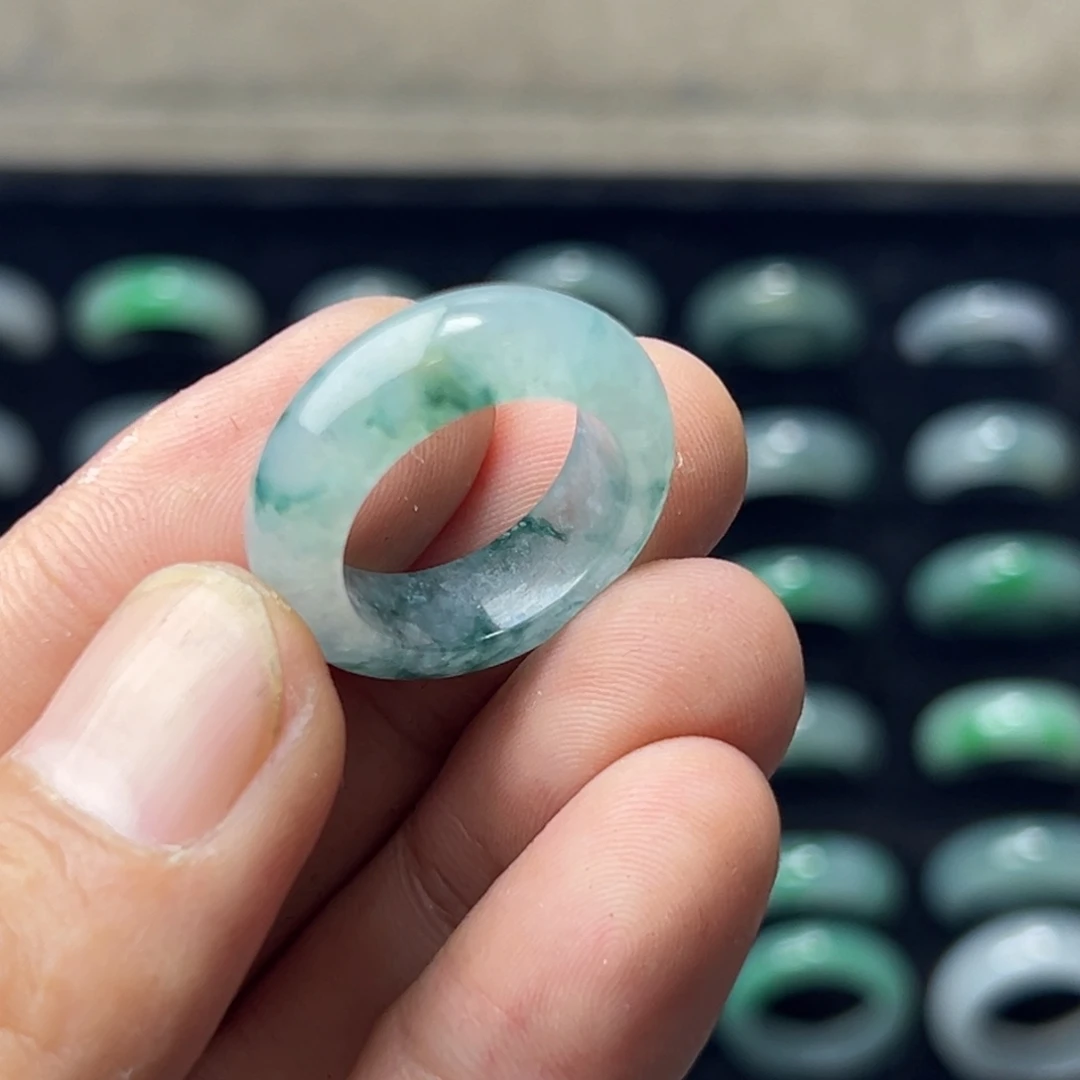 定制翡翠未镶嵌圈口16号