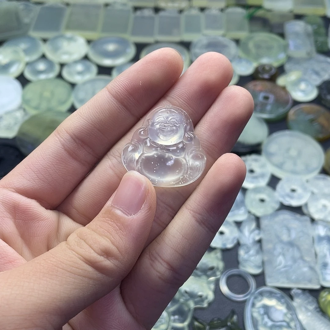 岫玉未镶嵌颈饰暴风雪佛公