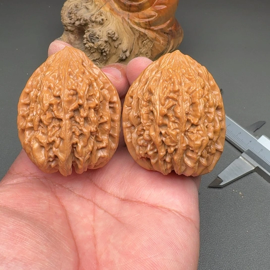 ****桃核吊坠赤龙大鸡心