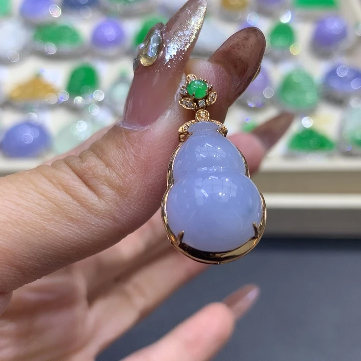 翡翠颈饰18K金镶嵌翡翠