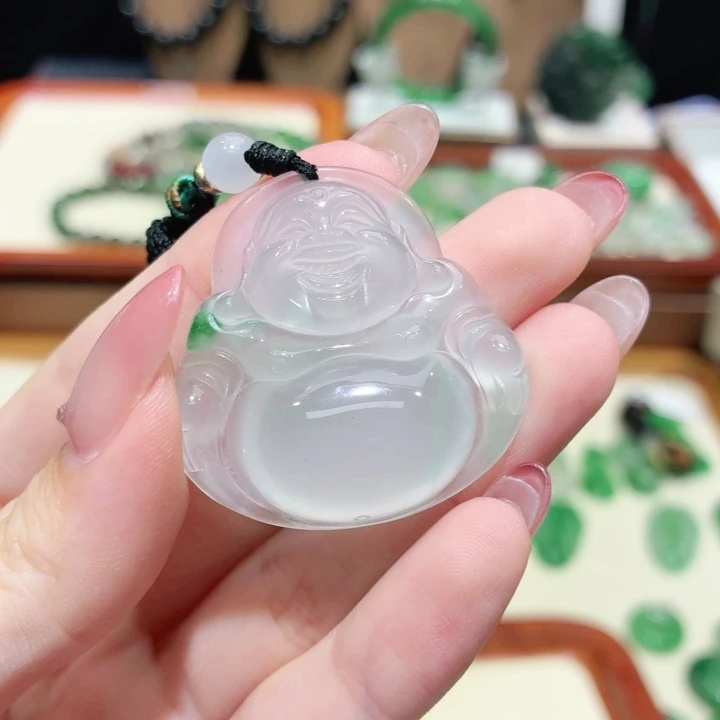 快***胺石英质玉（非洲翠）未镶嵌颈饰