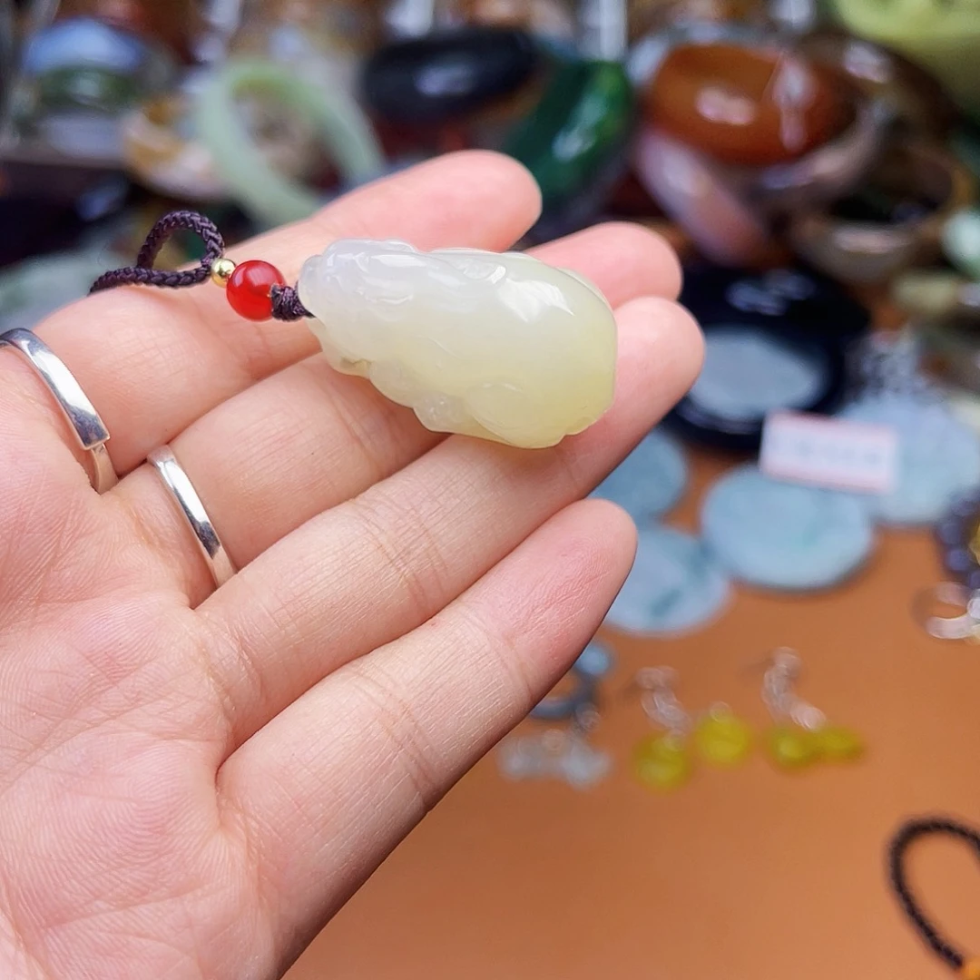 和田玉颈饰未镶嵌