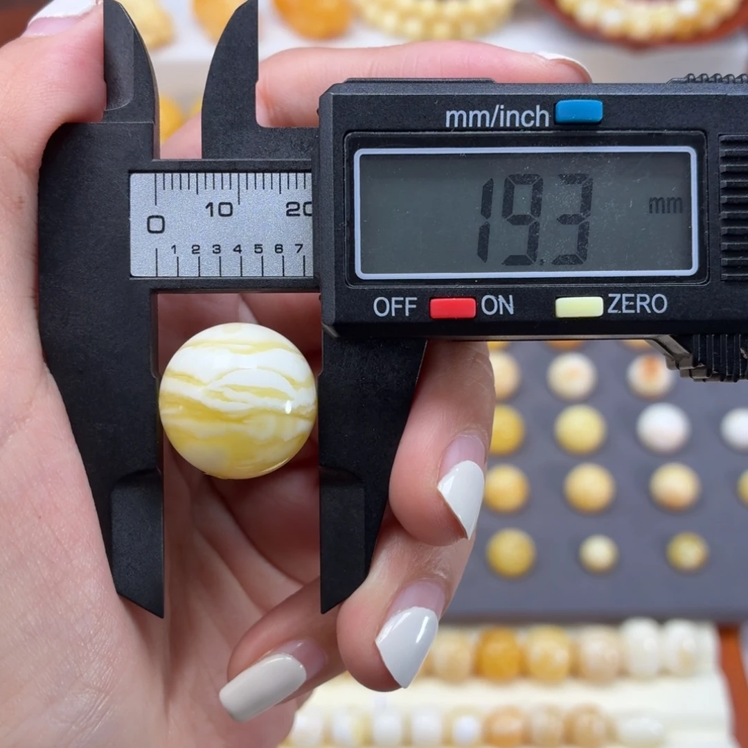 琥珀未镶嵌裸石19.3mm