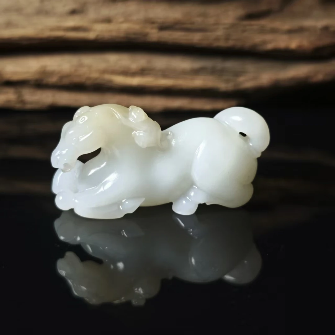 lot6781 马上封侯 和田玉糖白玉 47.1*16.8*23mm 24.5g