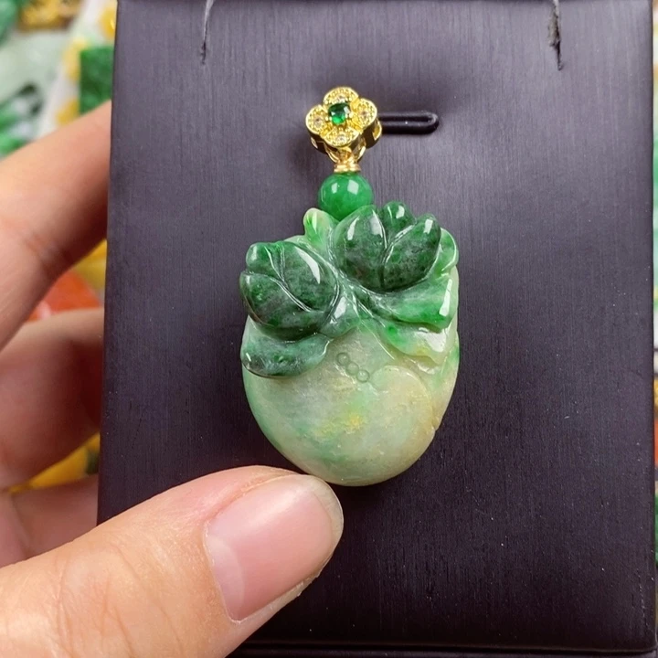 吊坠(赠链)未镶嵌翡翠