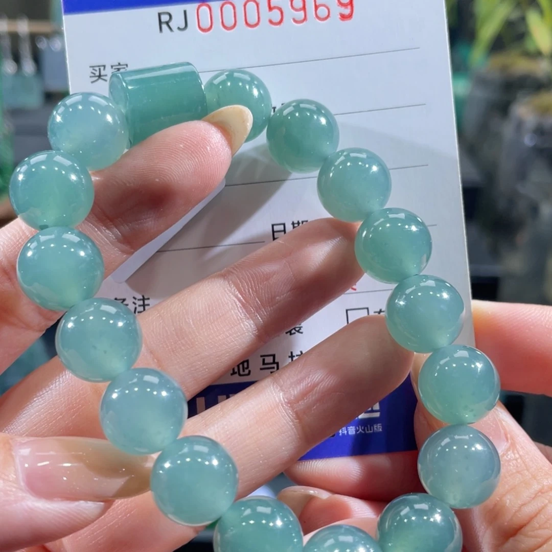 颈饰未镶嵌翡翠手串