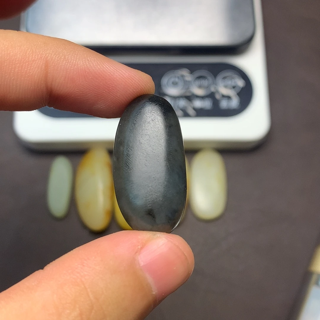 和田玉（糖玉）未镶嵌挂件