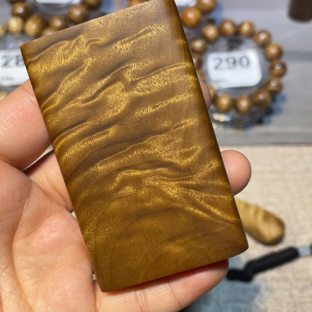 其他楠木（金丝楠）手把件