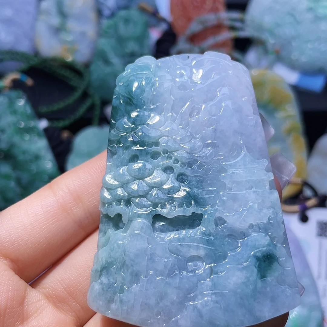 翡翠未镶嵌颈饰一