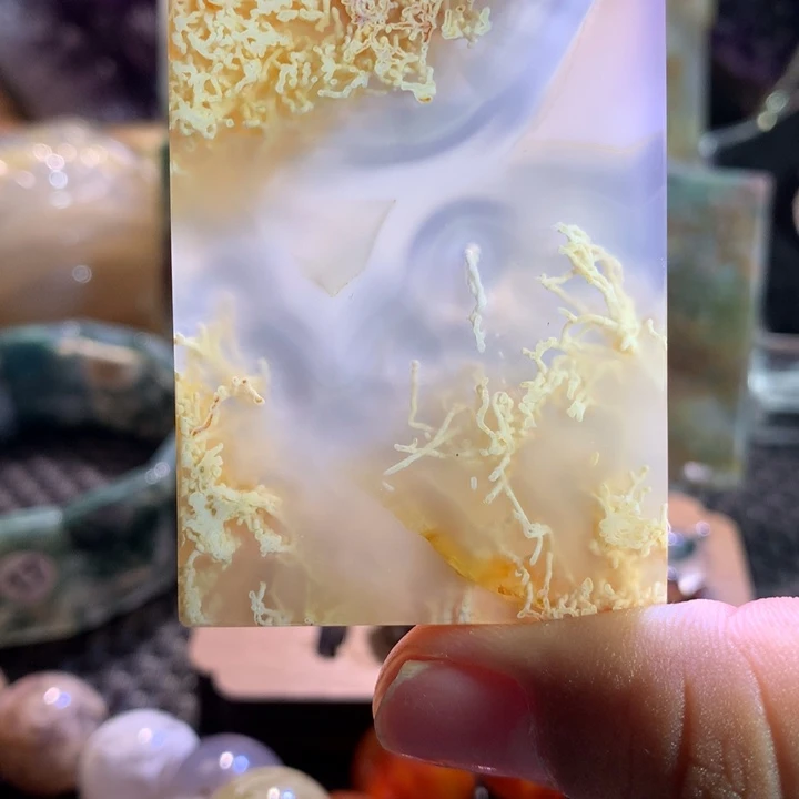 何***视玛瑙/玉髓未镶嵌颈饰