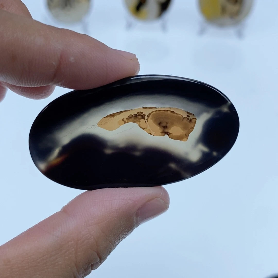 隐***士玛瑙/玉髓未镶嵌珠宝半成品