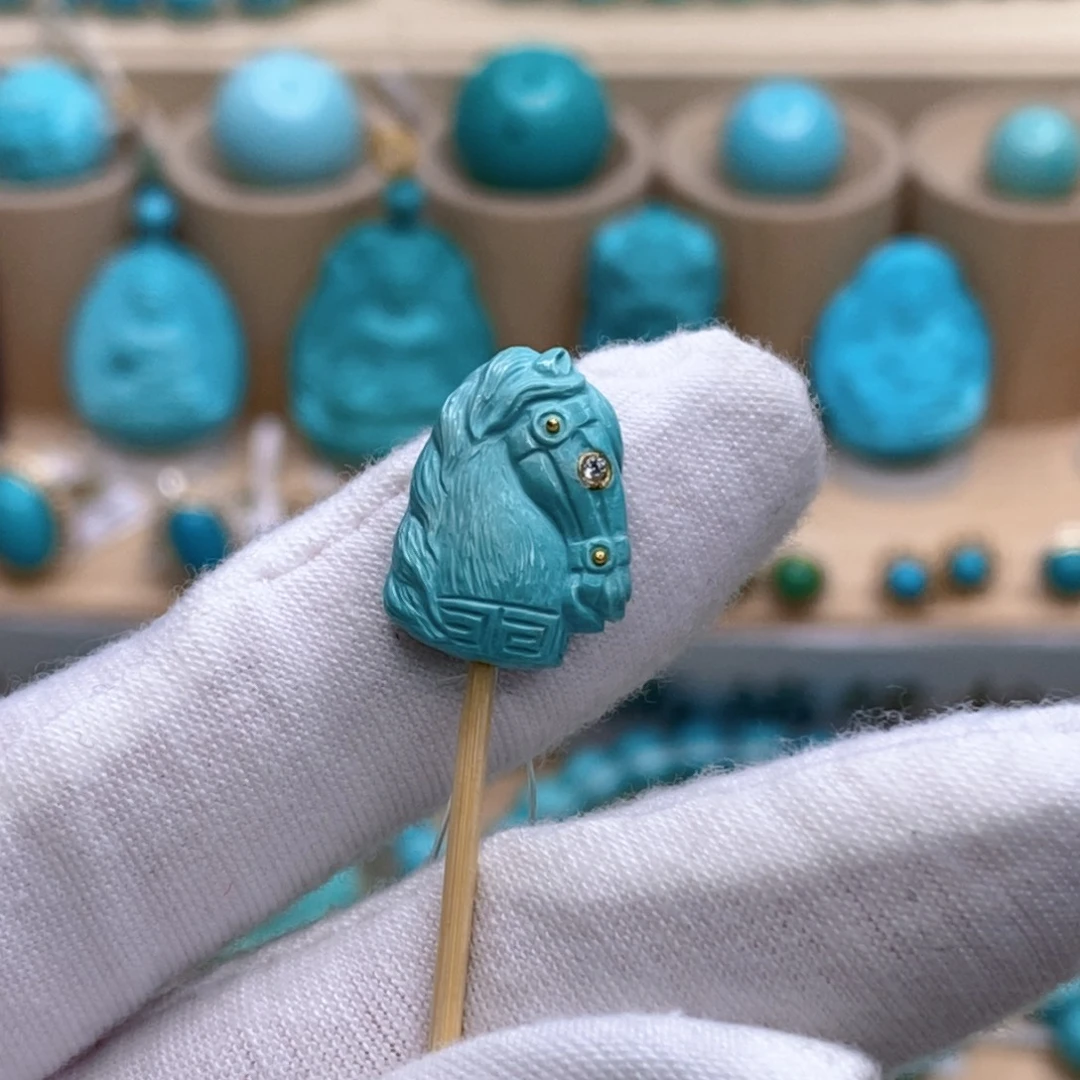 绿松石未镶嵌珠宝奇石