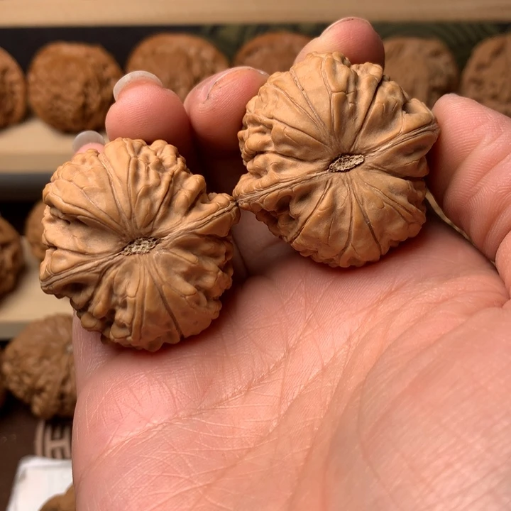 文玩核桃吊坠顾*醒师