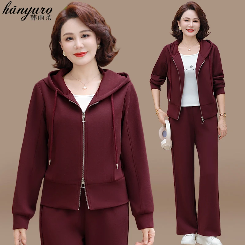 50多岁妈妈秋装休闲运动套装女2025新款中老年春秋外套洋气两件套