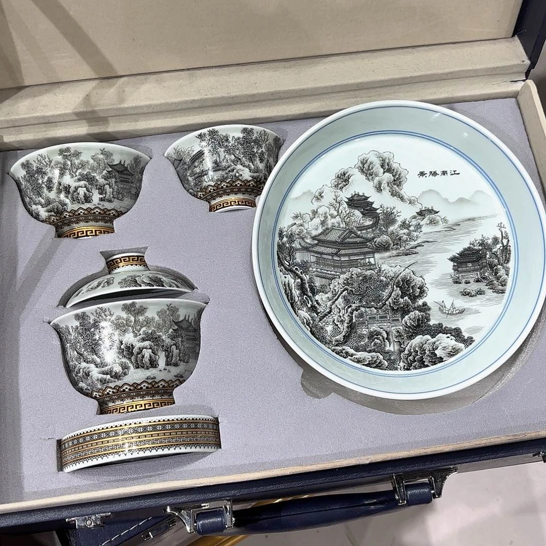 瓷片景德镇瓷器精品陈列