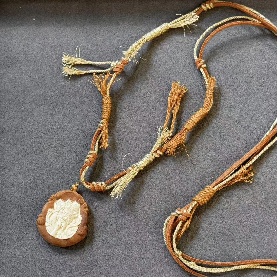 【景润】老山檀扎基娘娘雕刻牙牙重工编绳吊坠 多样性发其一