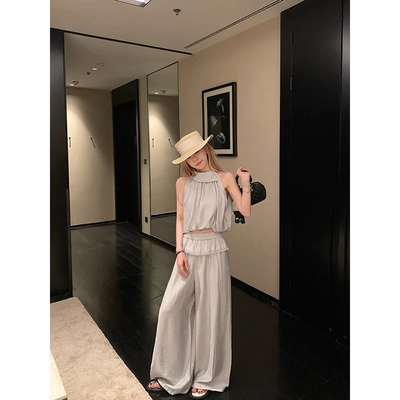夏2025高级穿搭小个子气质套装女设计感无袖挂脖上衣阔腿裤两件套