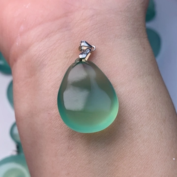 蛇纹石玉掉坠未镶嵌