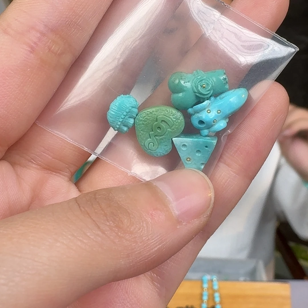 绿松石未镶嵌珠宝奇石