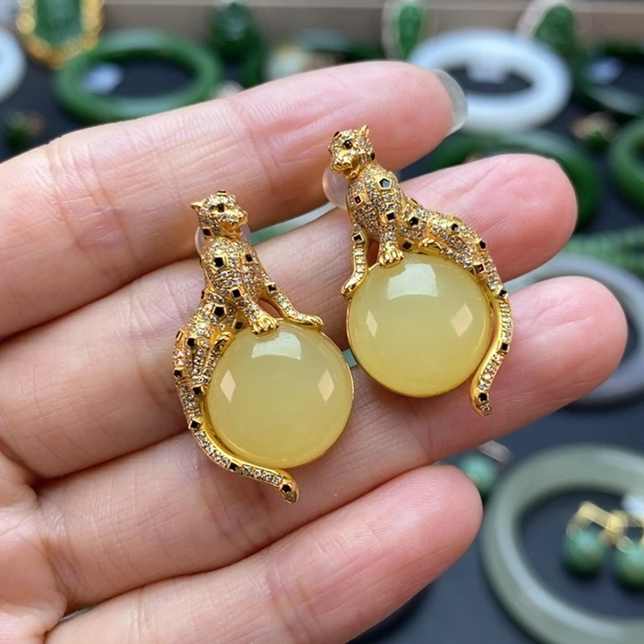 18K金镶嵌和田玉（黄玉）耳饰