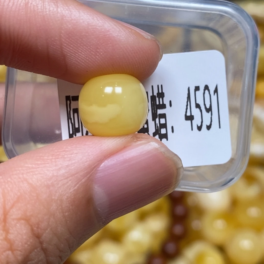 蜜蜡未镶嵌珠宝奇石4591