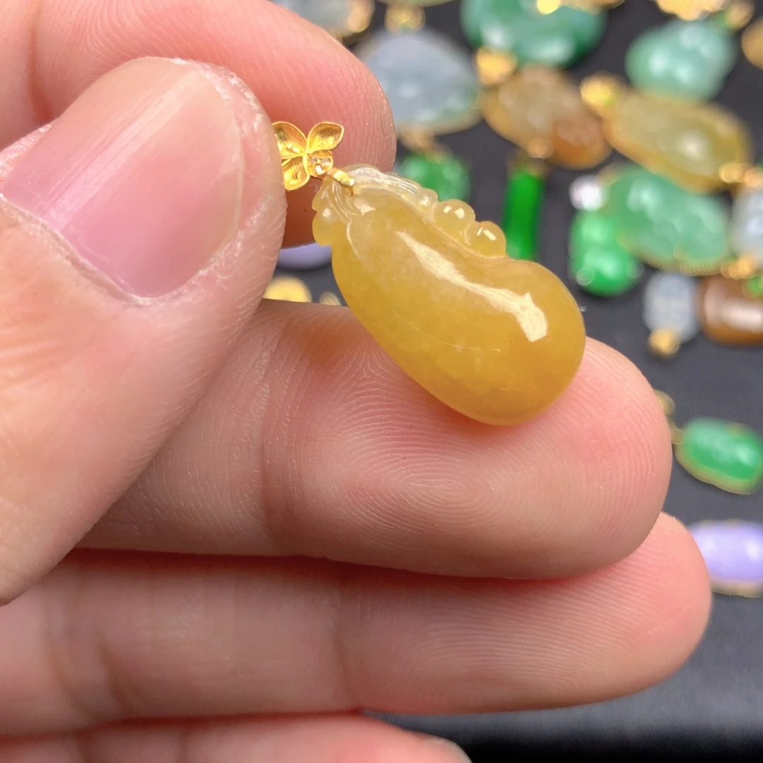 【闪购商品】颈饰18K金镶嵌翡翠翡翠