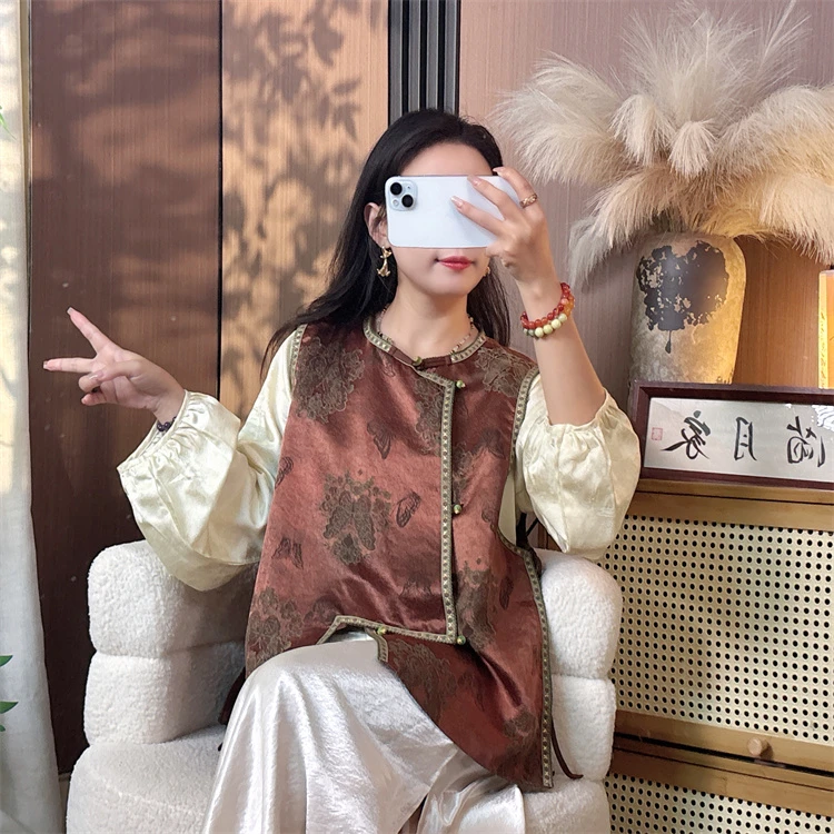【悦金】早秋新中式提花缎面琵琶襟复古马甲百搭高级上衣女
