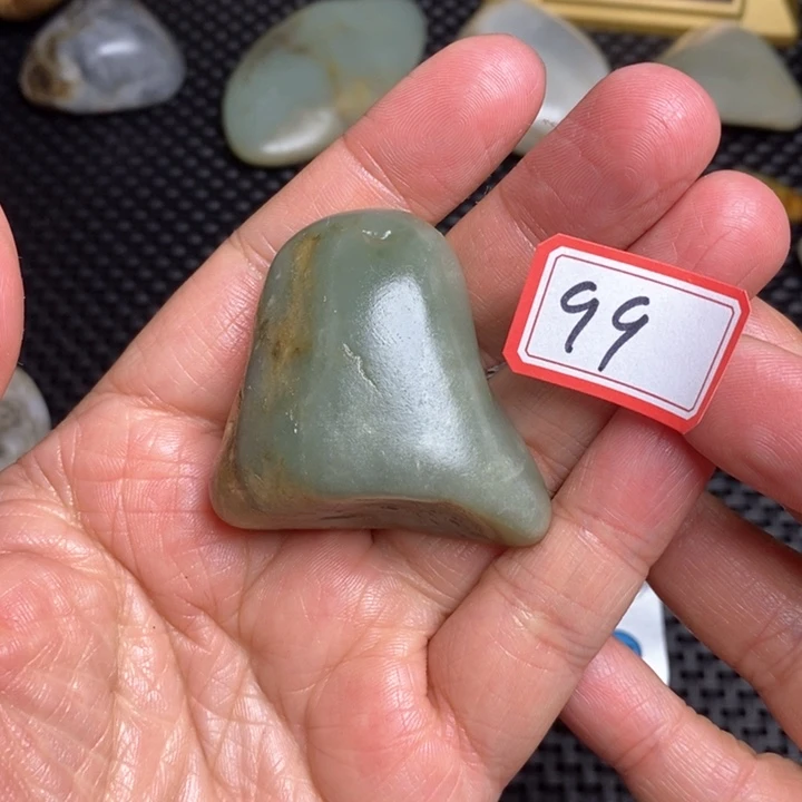 未镶嵌和田玉把件99
