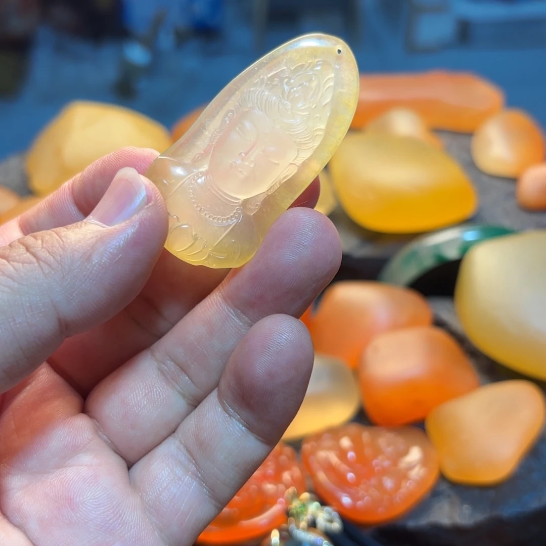 易***涛石英岩玉挂件未镶嵌