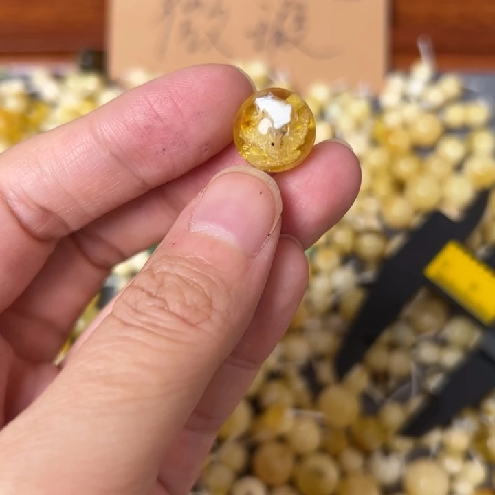 蜜蜡未镶嵌裸石13.1mm一个