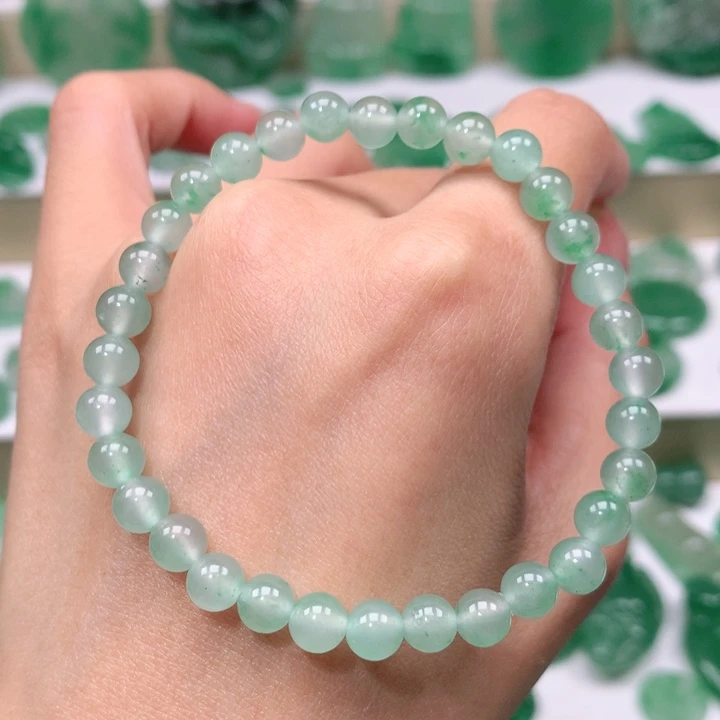 颈饰未镶嵌石英质玉