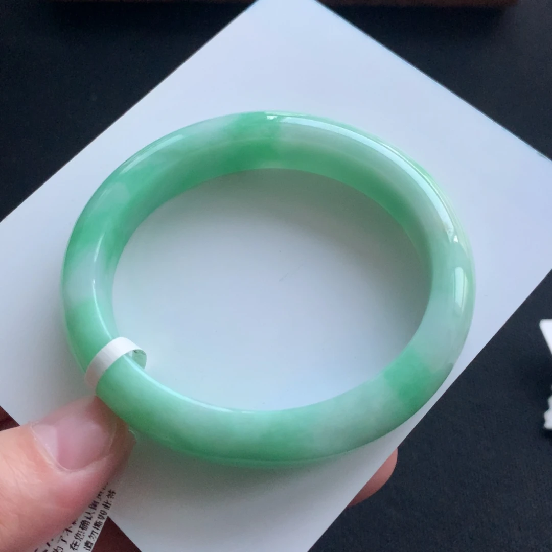 翡翠未镶嵌手镯1号54贵