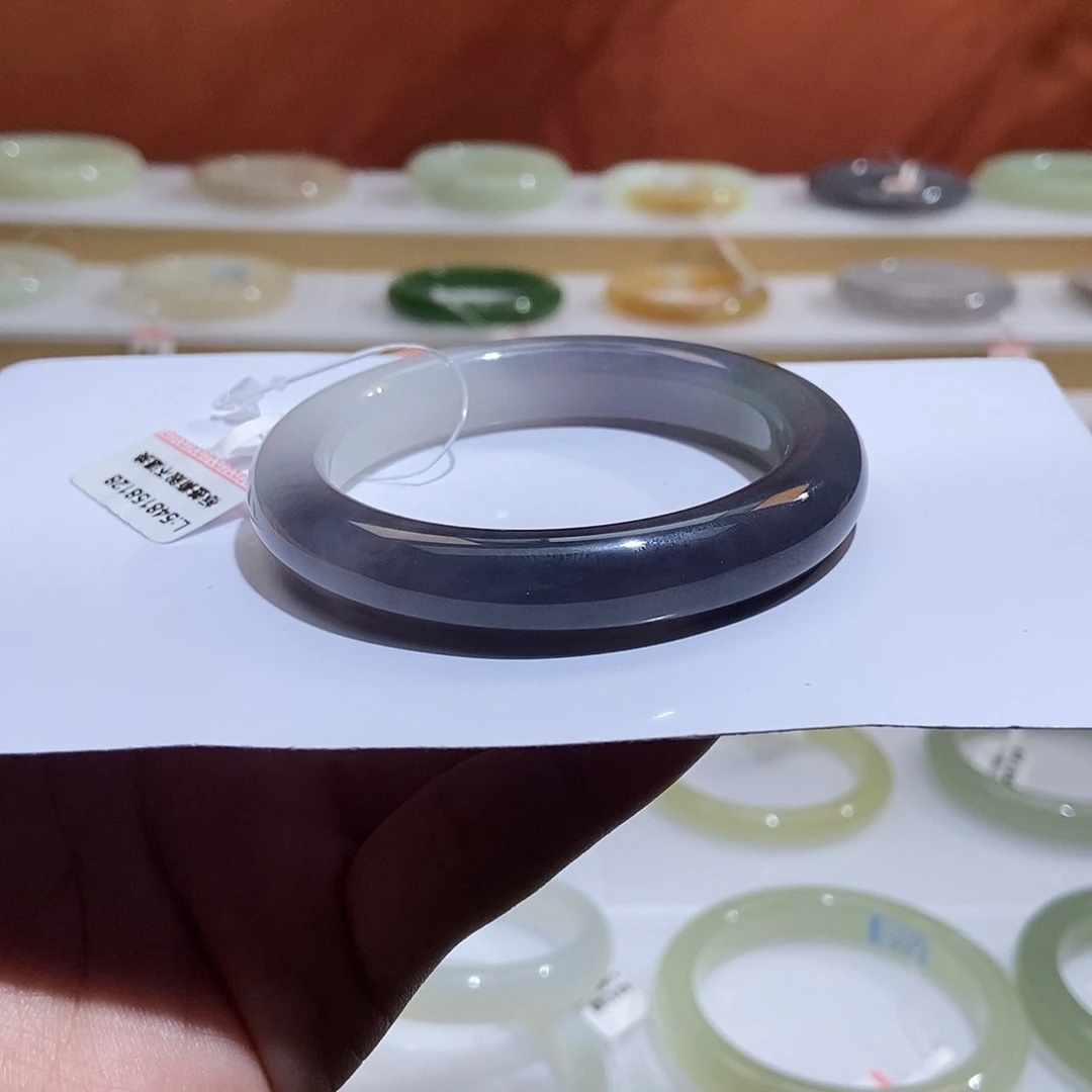 和田玉未镶嵌手镯妮 帝王紫。紫白