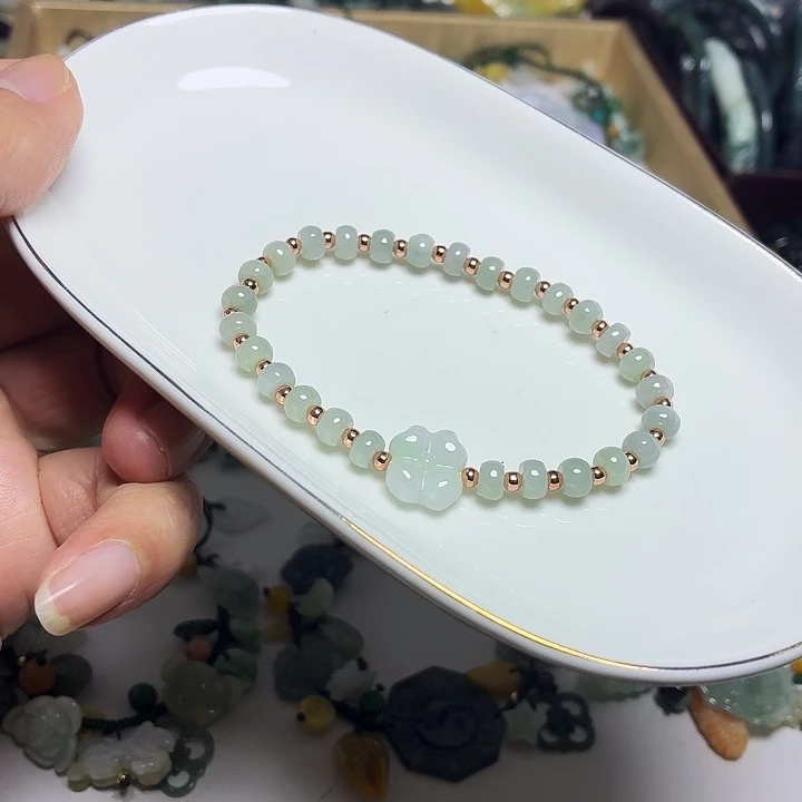 翡翠未镶嵌手链四叶草