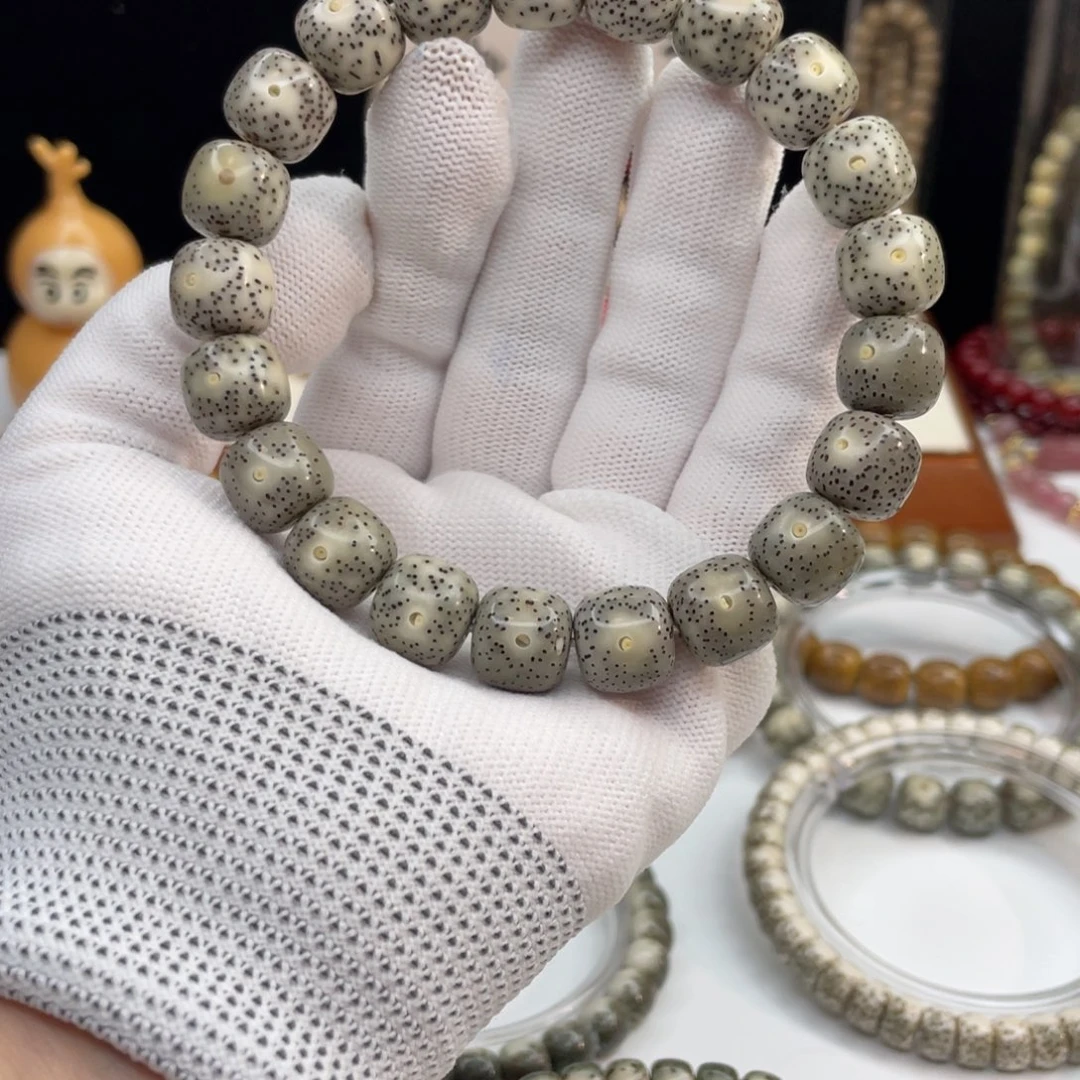 星月菩提手串亦***玩A23……………..