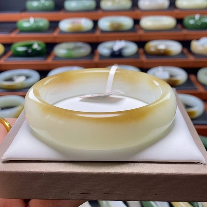 和田玉（糖玉）手镯未镶嵌59圈