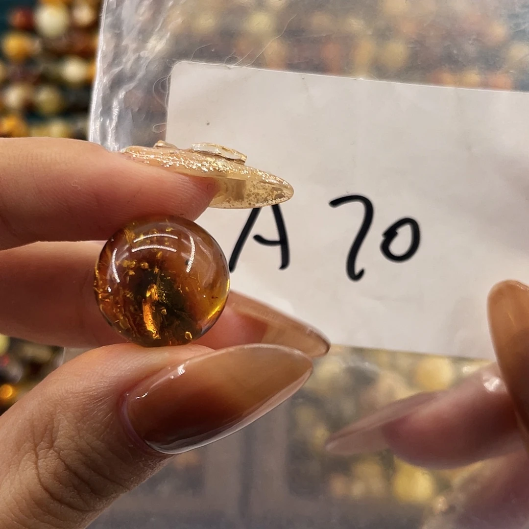 琥珀未镶嵌裸石15.7福利