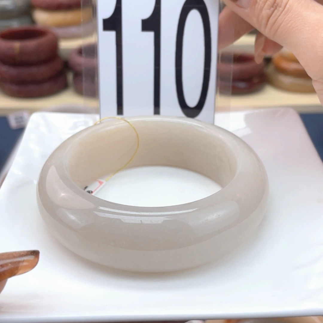 【闪购商品】石英质玉手镯未镶嵌