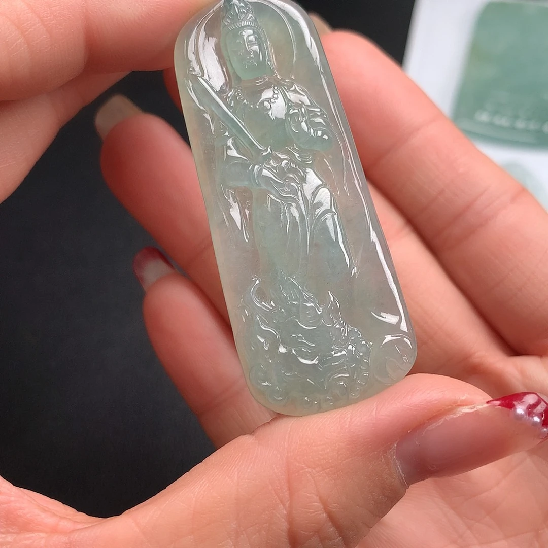 翡翠未镶嵌颈饰文殊