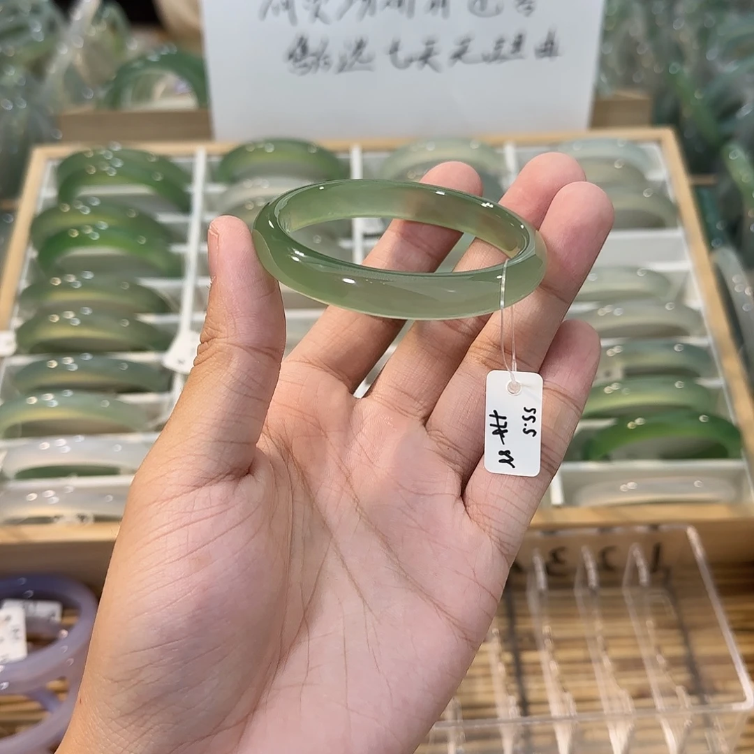玛瑙/玉髓未镶嵌手镯圈口55.5