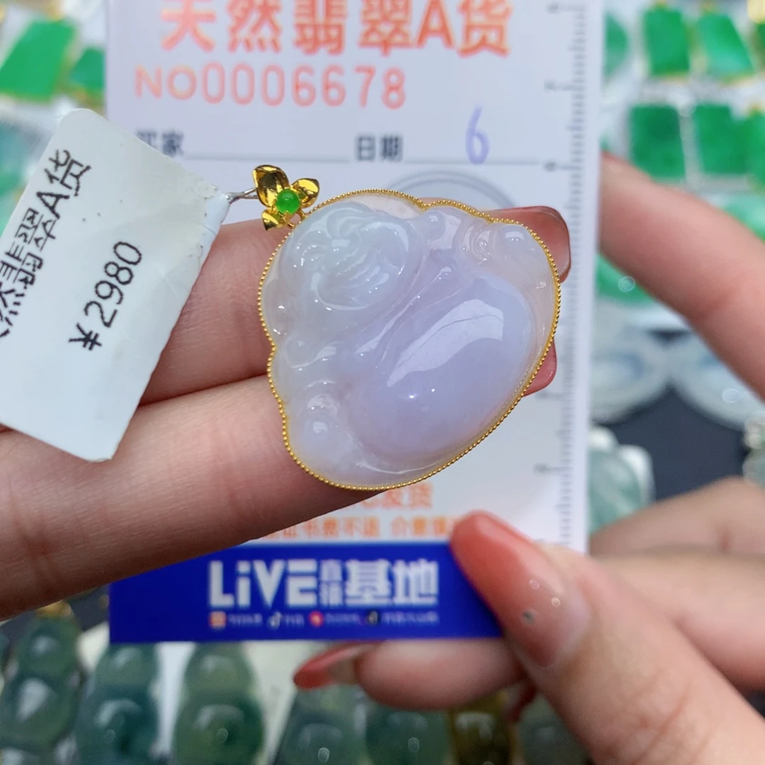 翡翠颈饰18K金镶嵌佛公