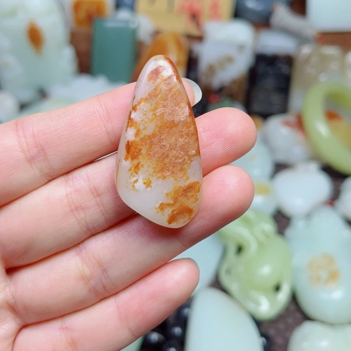 和田玉未镶嵌车挂