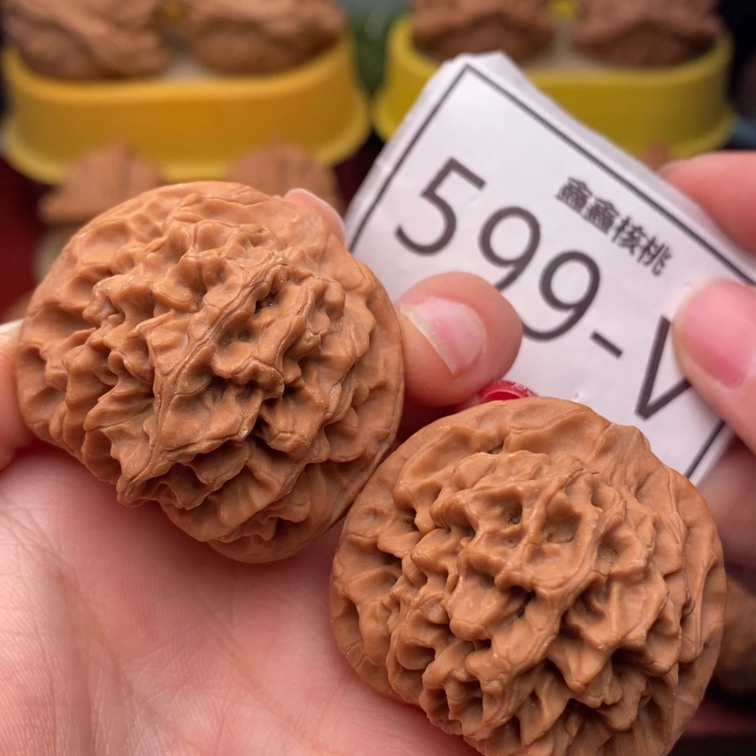 把件桃核秦闷39……