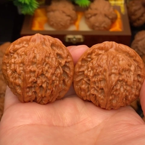 文玩核桃吊坠金麒麟40全品