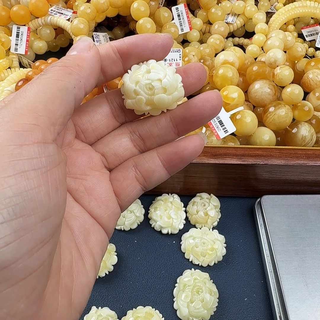 琥珀未镶嵌珠宝奇石