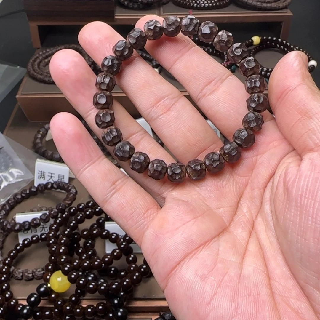 镀***哥吊坠椰蒂9.8五项……