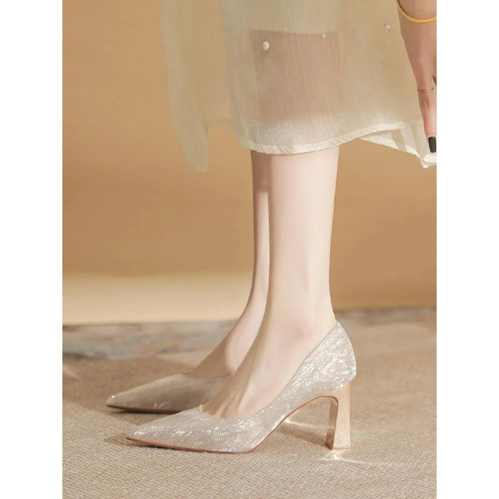 金色婚鞋禾秀婚纱两穿新娘鞋女2025新款尖头高跟鞋不累脚粗跟单鞋